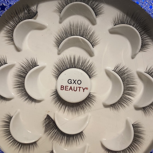 Eyelashes - Picture 2 of 2